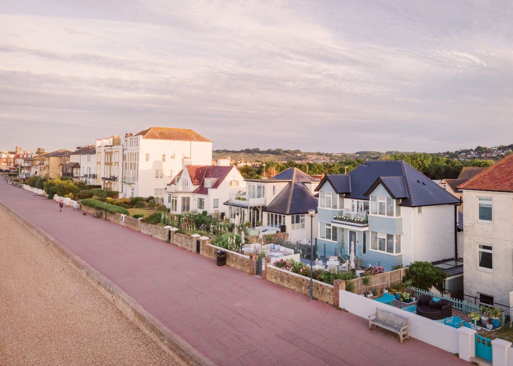 Seafront Hythe - Self catering Holiday Apartments in Hythe, Kent